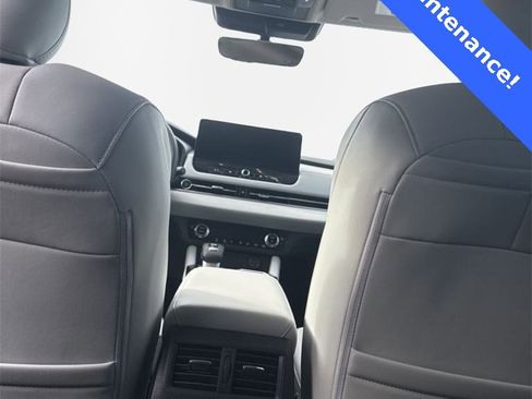 New 2025 Mitsubishi Outlander SE image 31