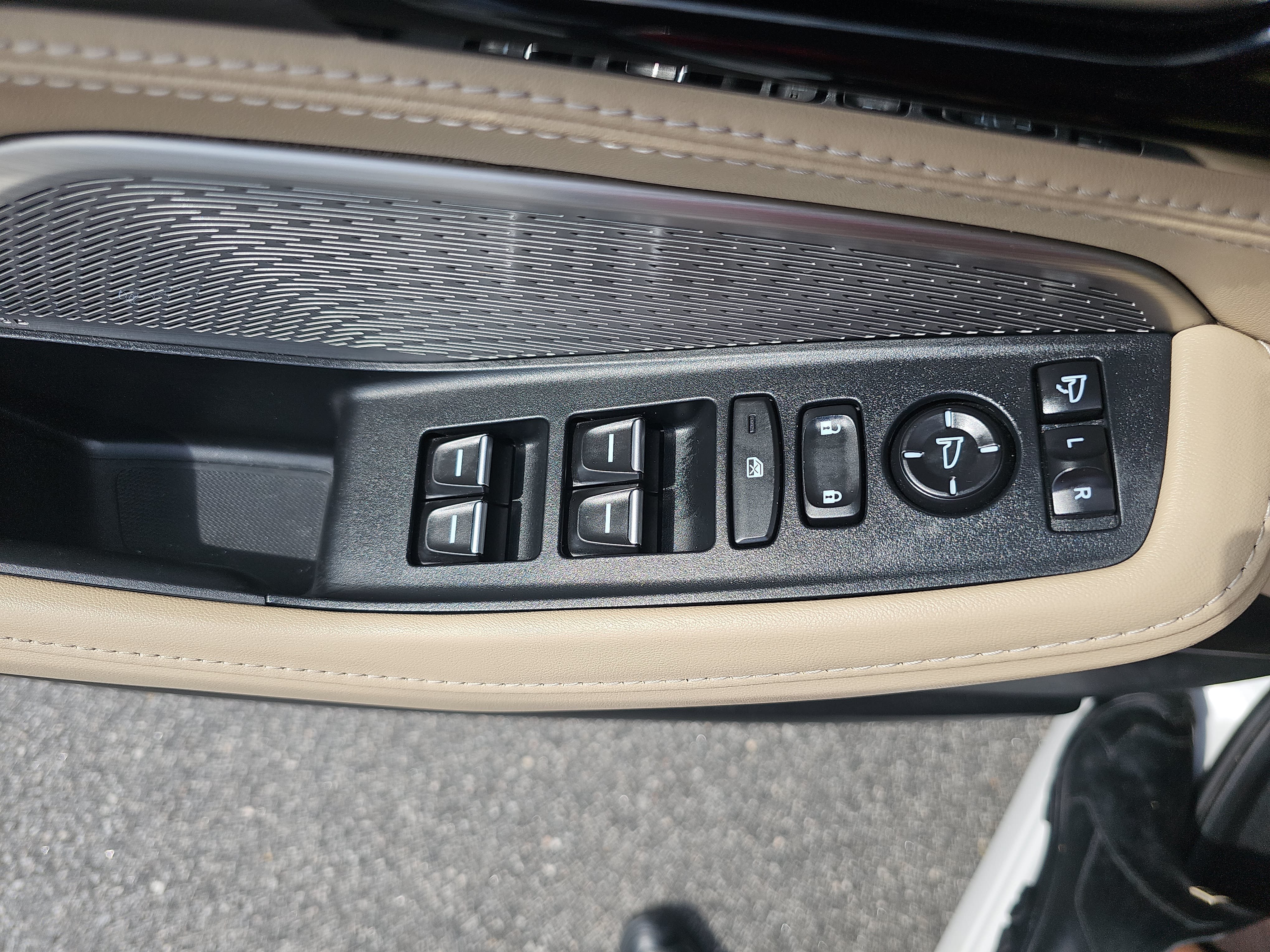 Used 2024 Acura MDX w/ Advance Package AWD/4WD image 29