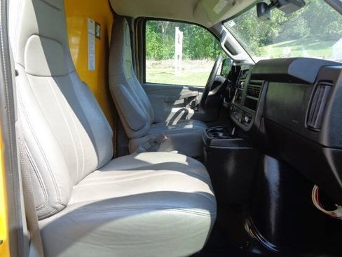 Used 2021 GMC Savana 3500 w/ Power Convenience Package RWD image 22