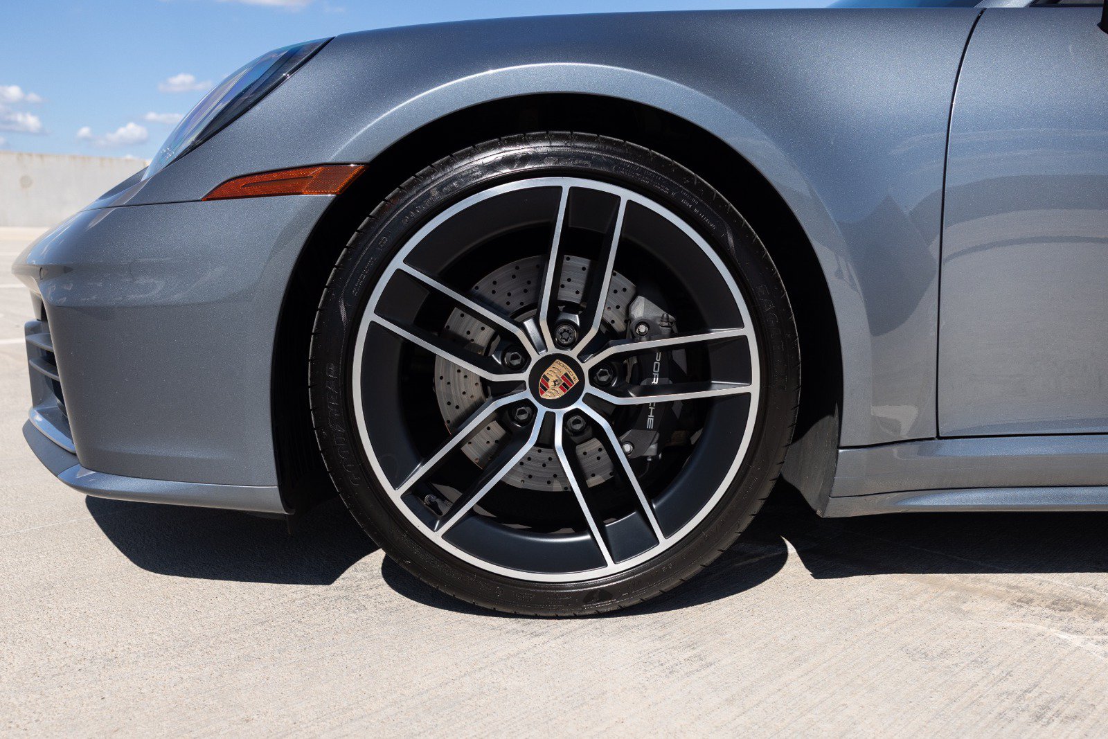 Used 2025 Porsche 911 Carrera T RWD image 12