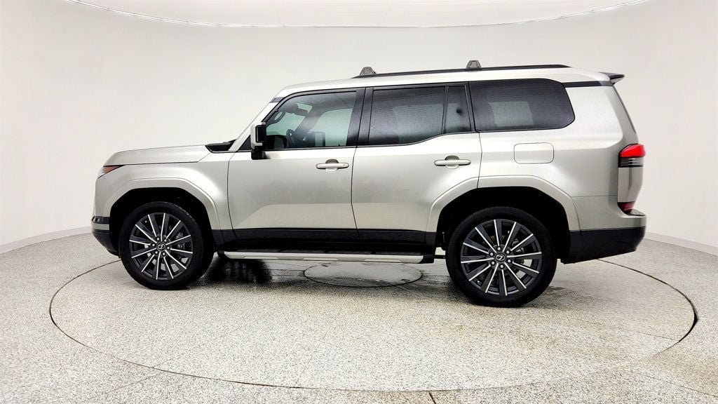 Used 2024 Lexus GX 550 w/ Cold Area Package AWD/4WD image 8