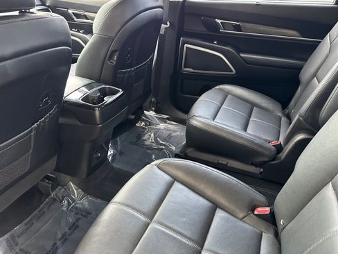 Used 2021 Kia Telluride EX w/ EX Premium Package image 12