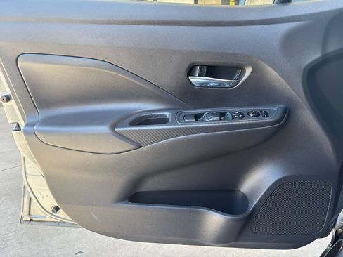 Used 2025 Nissan Versa SV FWD image 18