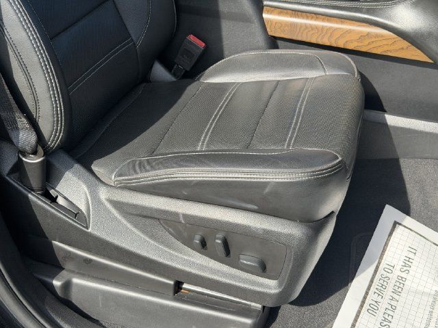 Used 2020 GMC Yukon XL Denali w/ Denali Ultimate Package RWD image 18