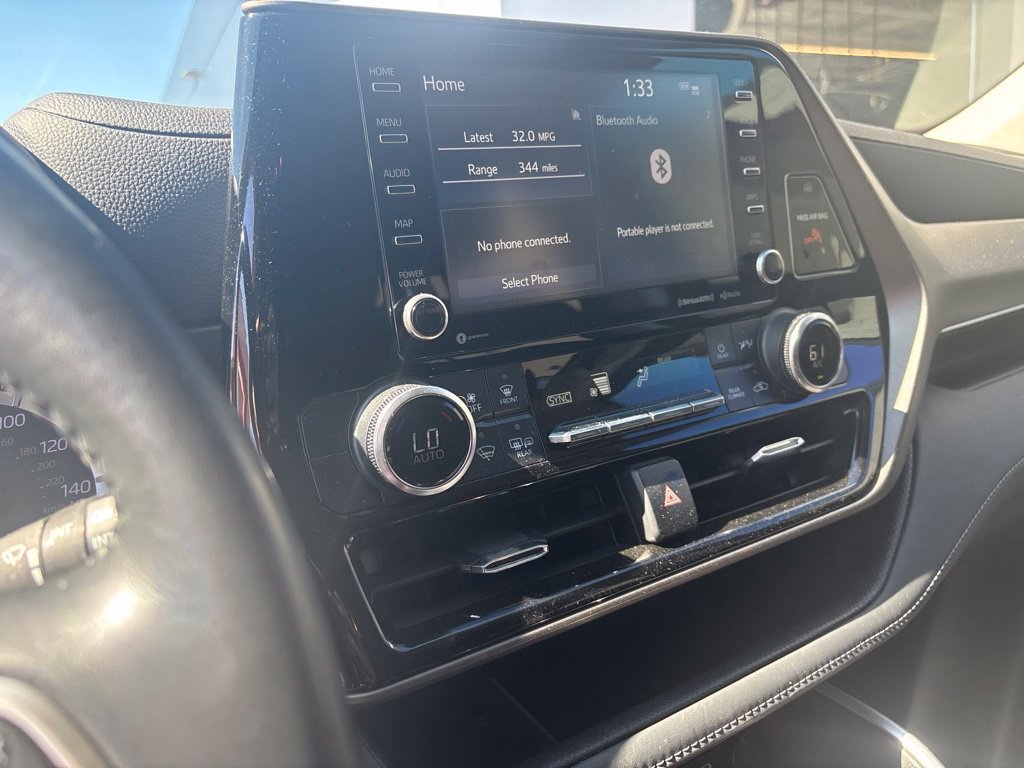 Used 2022 Toyota Highlander LE AWD/4WD image 8