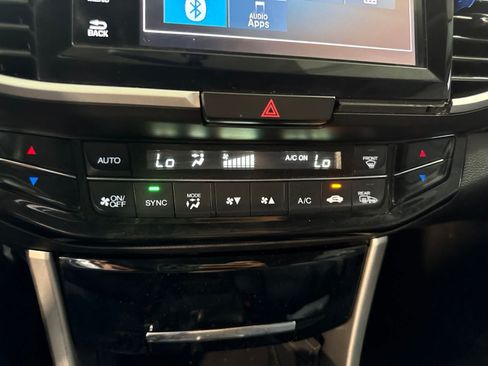 Used 2017 Honda Accord EX image 27