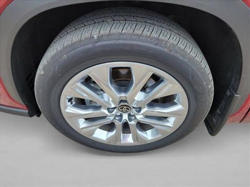 Used 2026 Toyota Highlander Limited AWD/4WD image 9