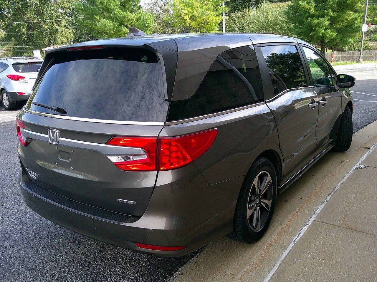 Used 2018 Honda Odyssey Touring image 5