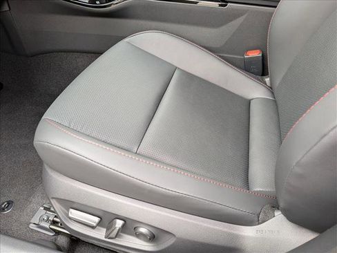 New 2026 Toyota Prius Plug-In Hybrid FWD image 4
