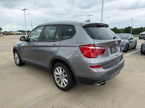 Used 2017 BMW X3 sDrive28i RWD image 3