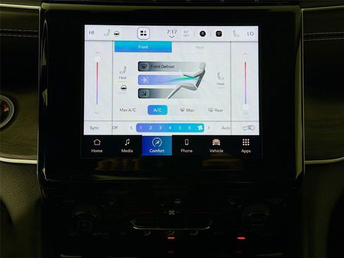 Used 2022 Jeep Grand Cherokee L Limited image 16