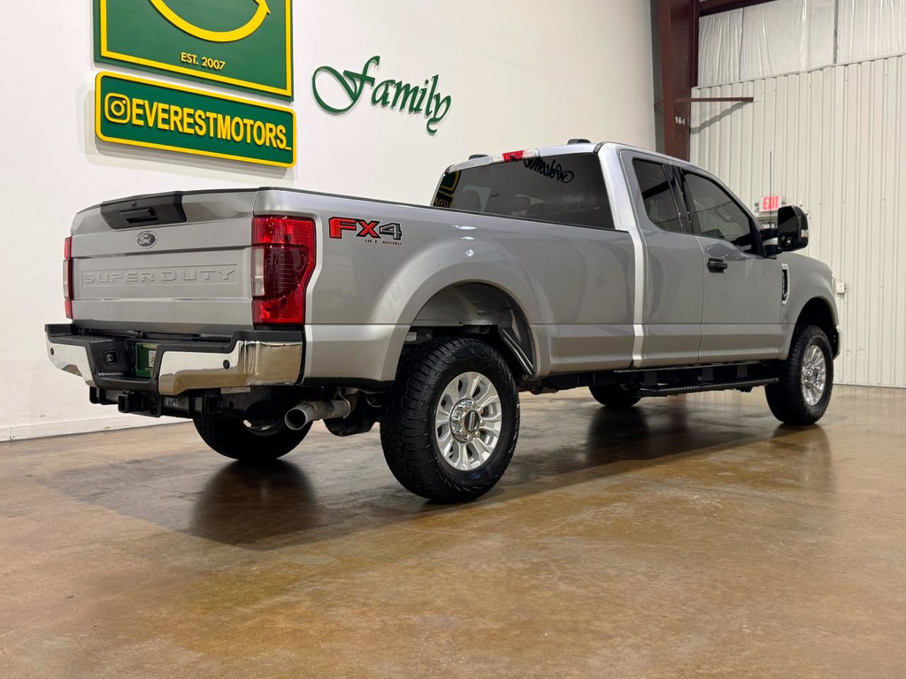 Used 2022 Ford F250 XLT w/ XLT Value Package AWD/4WD image 8