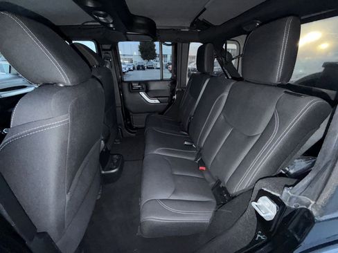 Used 2016 Jeep Wrangler Unlimited Sahara w/ Connectivity Group image 22