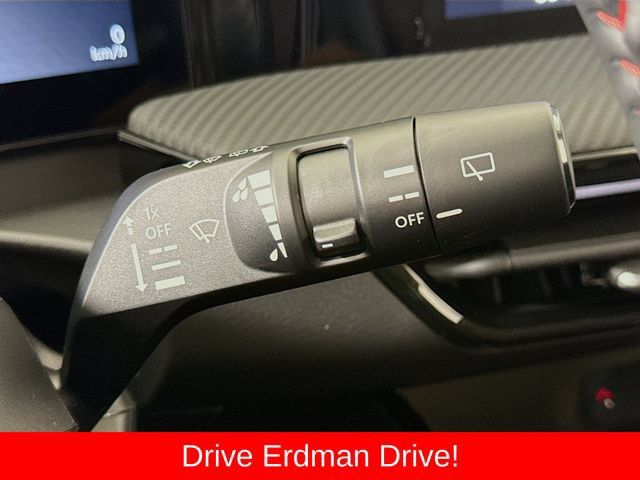 Used 2025 Nissan Kicks SR FWD image 15