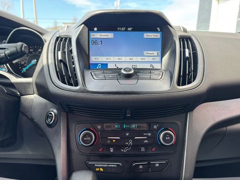 Used 2019 Ford Escape SE image 24