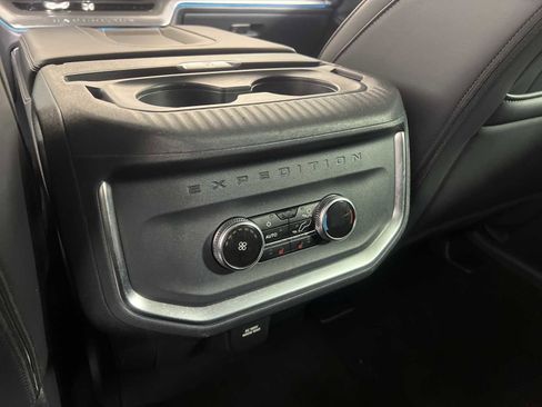 Used 2025 Ford Expedition Max Platinum w/ Driver's Package image 25