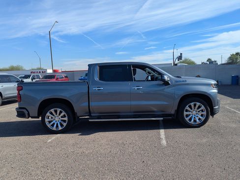 Used 2021 Chevrolet Silverado 1500 High Country w/ Technology Package image 5