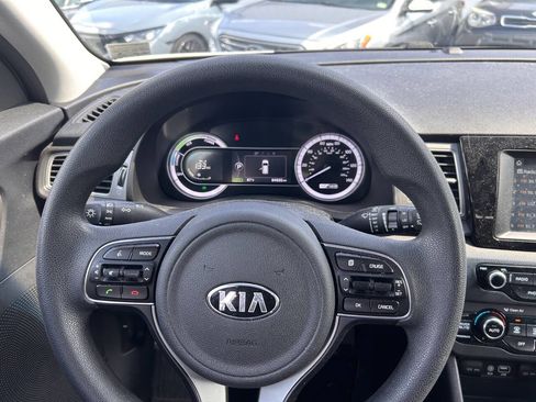 Used 2017 Kia Niro LX image 17