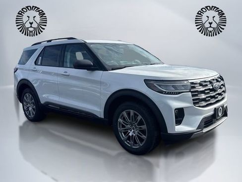 New 2026 Ford Explorer Active w/ Active Comfort Package image 3