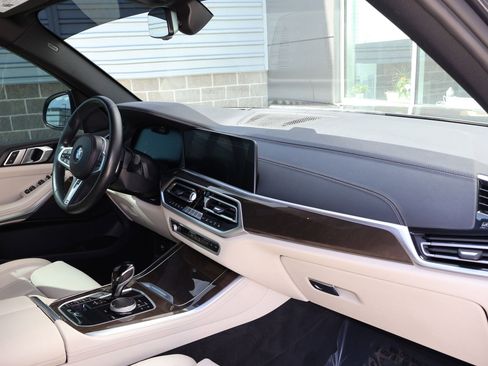 Used 2022 BMW X5 xDrive40i w/ M Sport Package AWD/4WD image 30