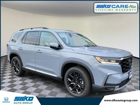 New 2025 Honda Pilot Touring image 1