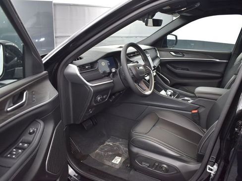 New 2026 Jeep Grand Cherokee L Limited w/ Limited Altitude Package image 12