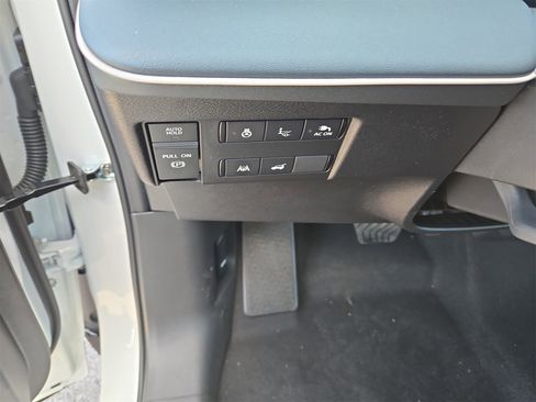 New 2026 Nissan Leaf Platinum+ image 19