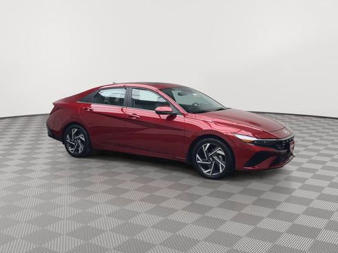 Used 2024 Hyundai Elantra Limited image 37