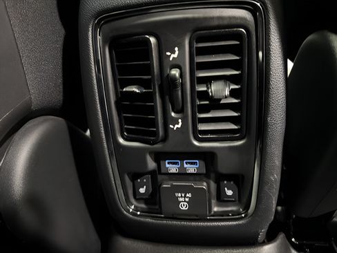 Used 2020 Jeep Grand Cherokee Overland AWD/4WD image 36