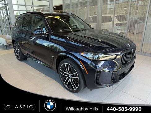 New 2026 BMW X5 xDrive40i w/ M Sport Package AWD/4WD image 1