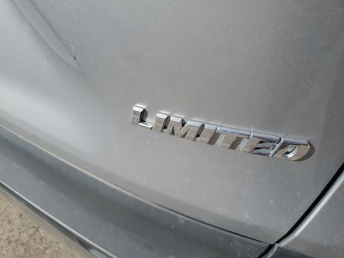 Used 2022 Toyota RAV4 Limited FWD image 11