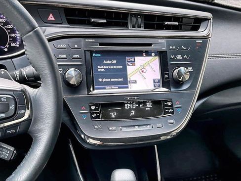 Used 2017 Toyota Avalon XLE Premium image 5