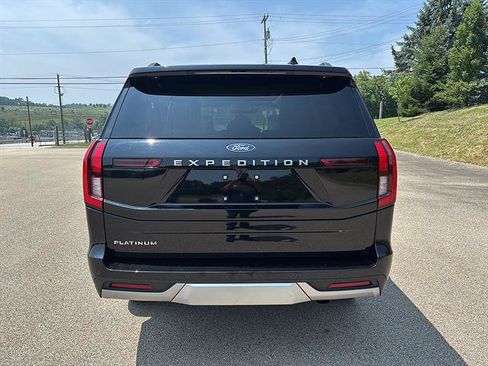 Certified 2025 Ford Expedition Platinum w/ Driver's Package AWD/4WD image 3