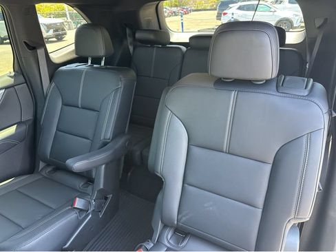 New 2025 GMC Acadia Elevation w/ Elevation Premium Package AWD/4WD image 16