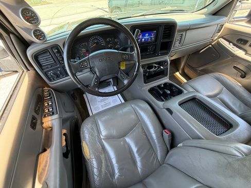 Used 2005 GMC Sierra 2500 SLT w/ Heavy-Duty Power Package AWD/4WD image 14