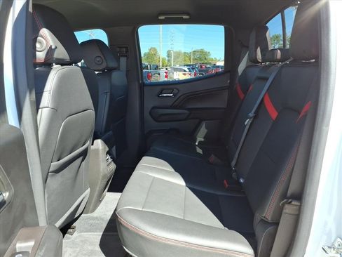 Used 2023 Chevrolet Colorado Z71 w/ Z71 Convenience Package 2 image 18