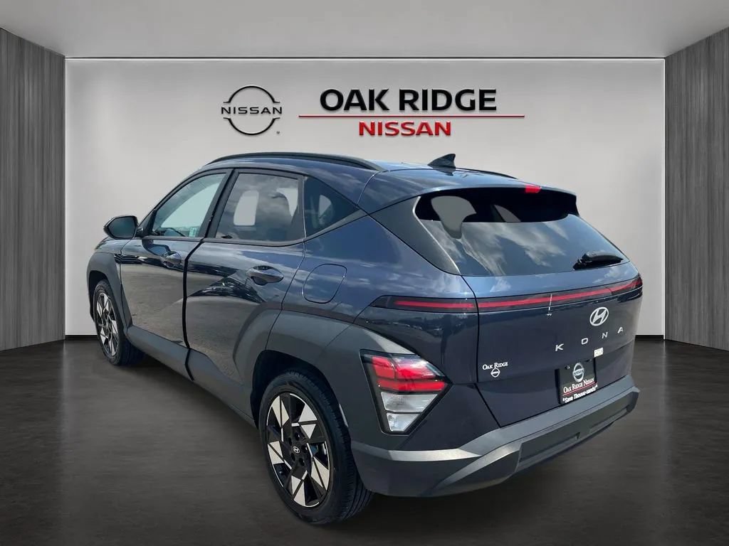 Used 2024 Hyundai Kona SEL FWD image 5