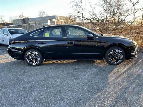 New 2026 Hyundai Sonata SEL image 2