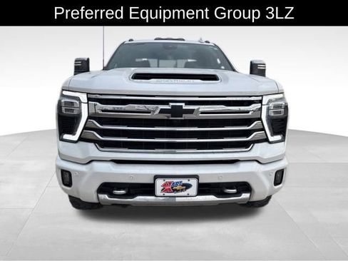 Used 2024 Chevrolet Silverado 2500 High Country w/ Technology Package image 2