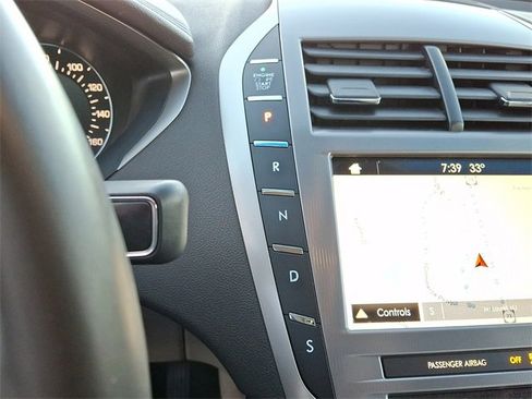 Used 2017 Lincoln MKZ Select w/ Select Plus Package image 16