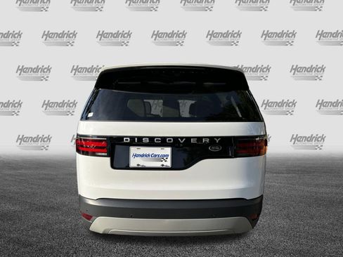 Used 2023 Land Rover Discovery S image 8
