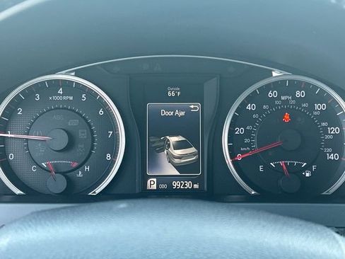 Used 2015 Toyota Camry SE image 15