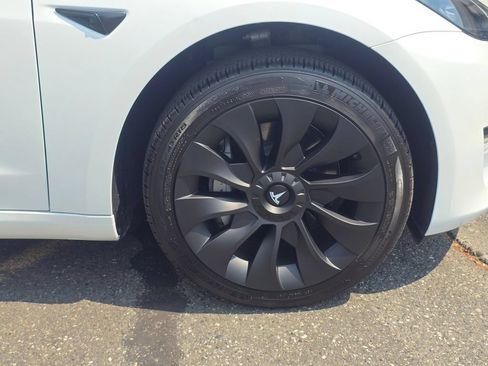 Used 2023 Tesla Model 3 Standard Range RWD image 9