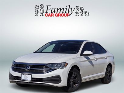 Used 2023 Volkswagen Jetta SE w/ Panoramic Sunroof Package