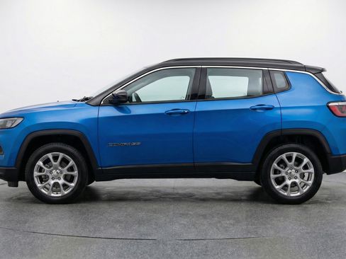 Used 2025 Jeep Compass Limited image 5