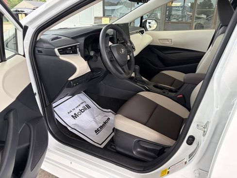 Used 2026 Toyota Corolla LE FWD image 12
