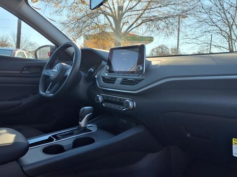 New 2025 Nissan Altima 2.5 S image 9