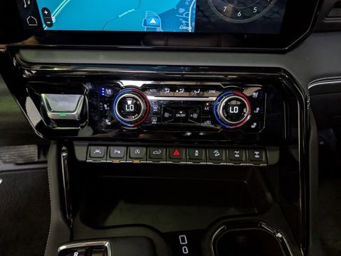 Used 2025 GMC Sierra 1500 AT4X image 24