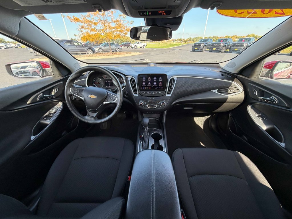 Used 2025 Chevrolet Malibu LT FWD image 28