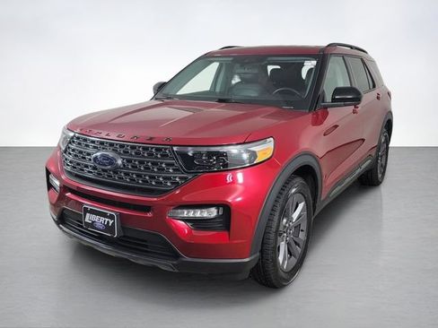 Used 2023 Ford Explorer XLT w/ Equipment Group 202A AWD/4WD image 7